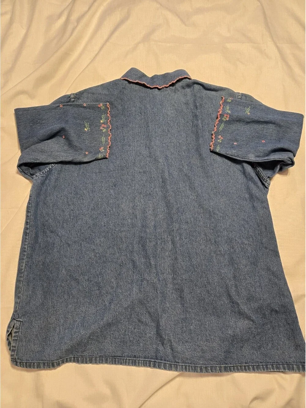 Victoria Jones Denim Shirt Womens XL Embroidered Floral Scalloped Trim Vintage